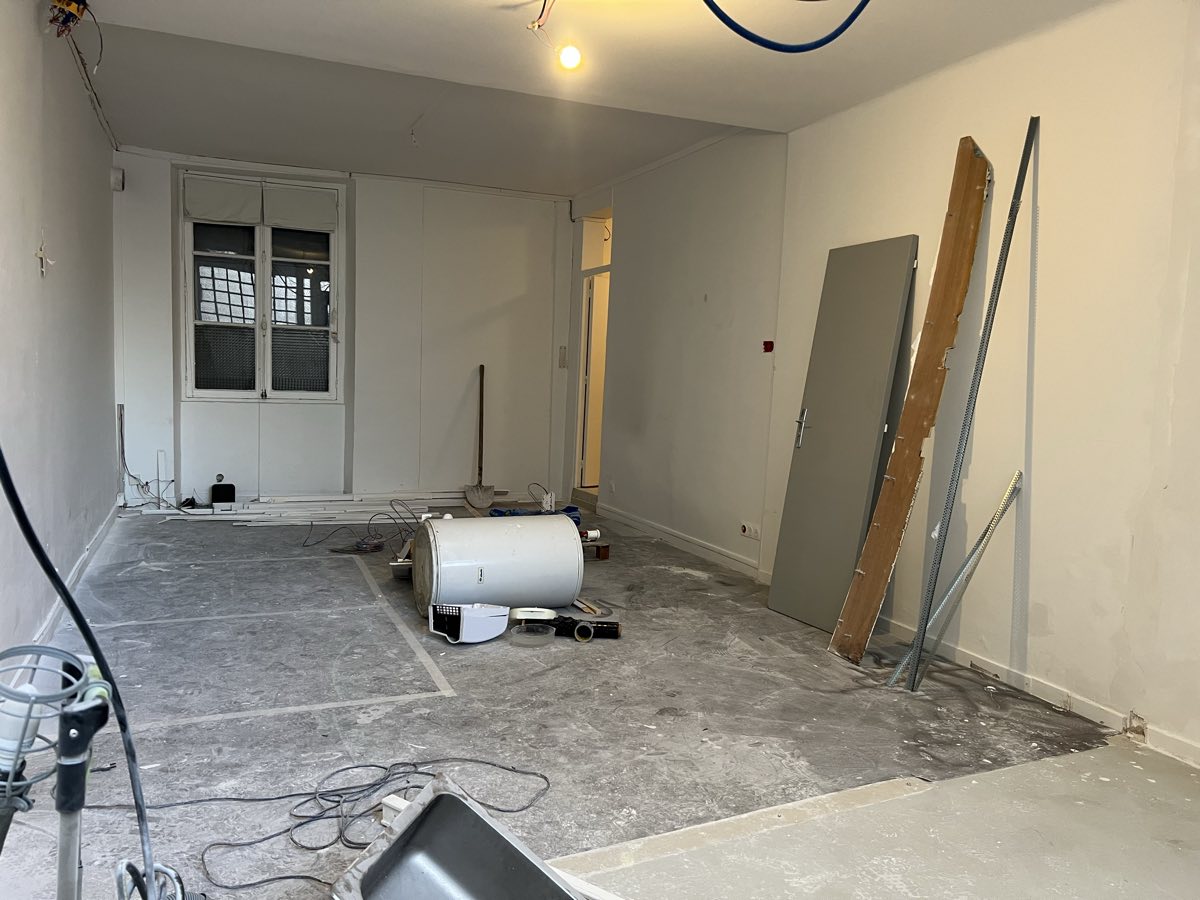 Fixed desks